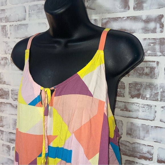 Torrid Multicolor Geometric tank blouse 2X - Picture 4 of 9